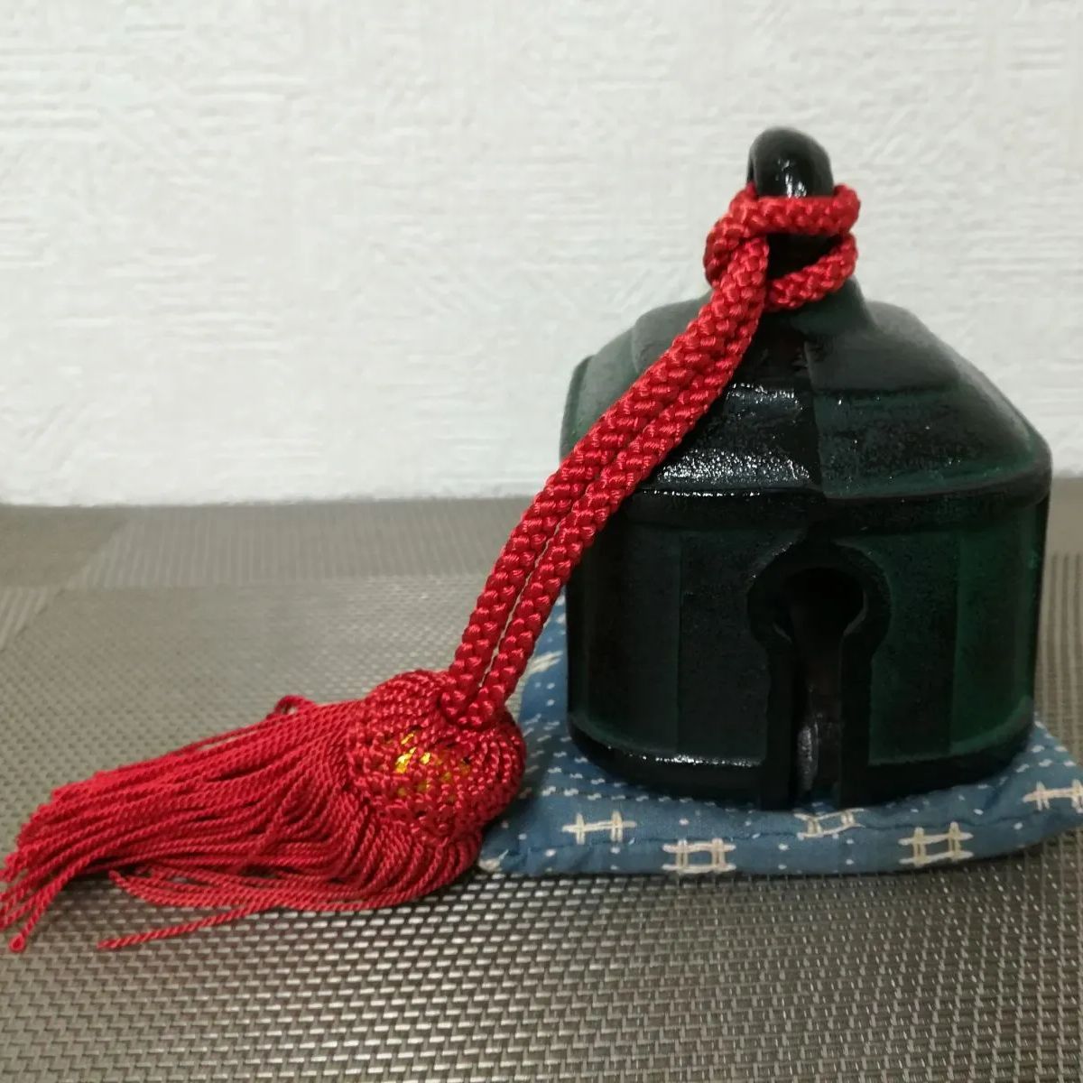 民芸品  金属  鈴 民芸品 金属 鈴