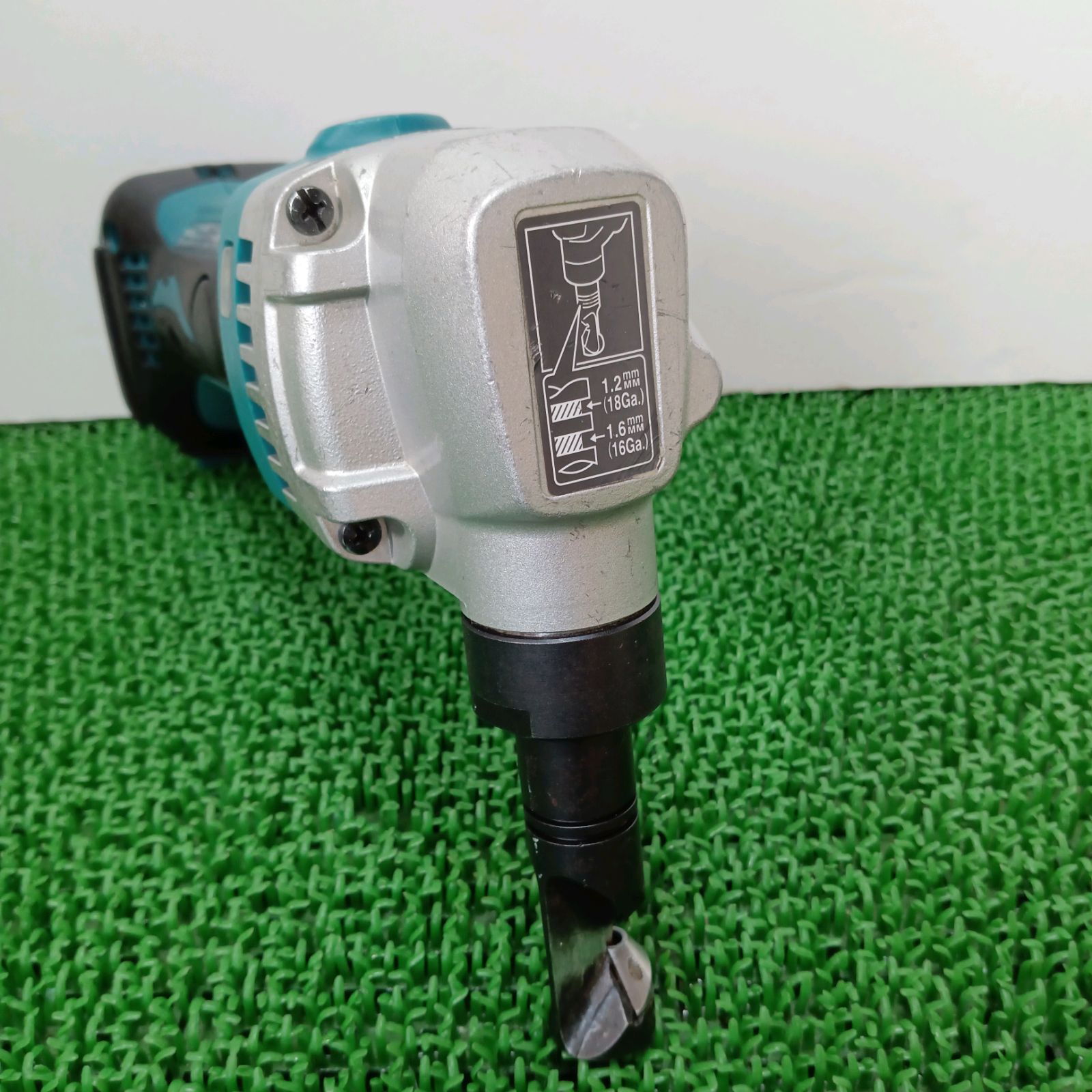 makita1.6mm充電式ニブラJN161D - メルカリ makita1.6mm充電式ニブラJN161D - メルカリ