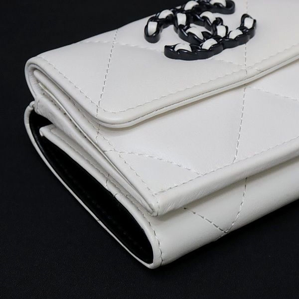 美品　シャネル　ラムスキン　コンパクト　折り財布　ホワイト 広尾店】美品 シャネル CHANEL シャネル19 マトラッセ