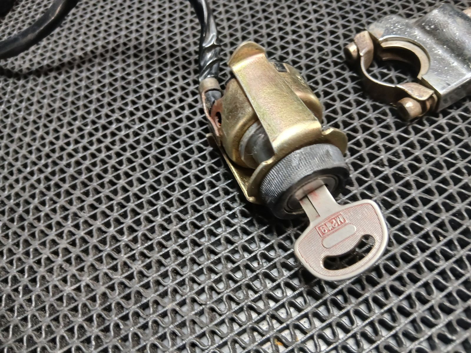 カワサキ W3 純正当時 実動イグニッションメインキー メットホルダ 650-RS 昭和48年 実動車両 W2TT W1SS ダブサン マッハMACH W1SA 旧車絶版 Z 動画あり