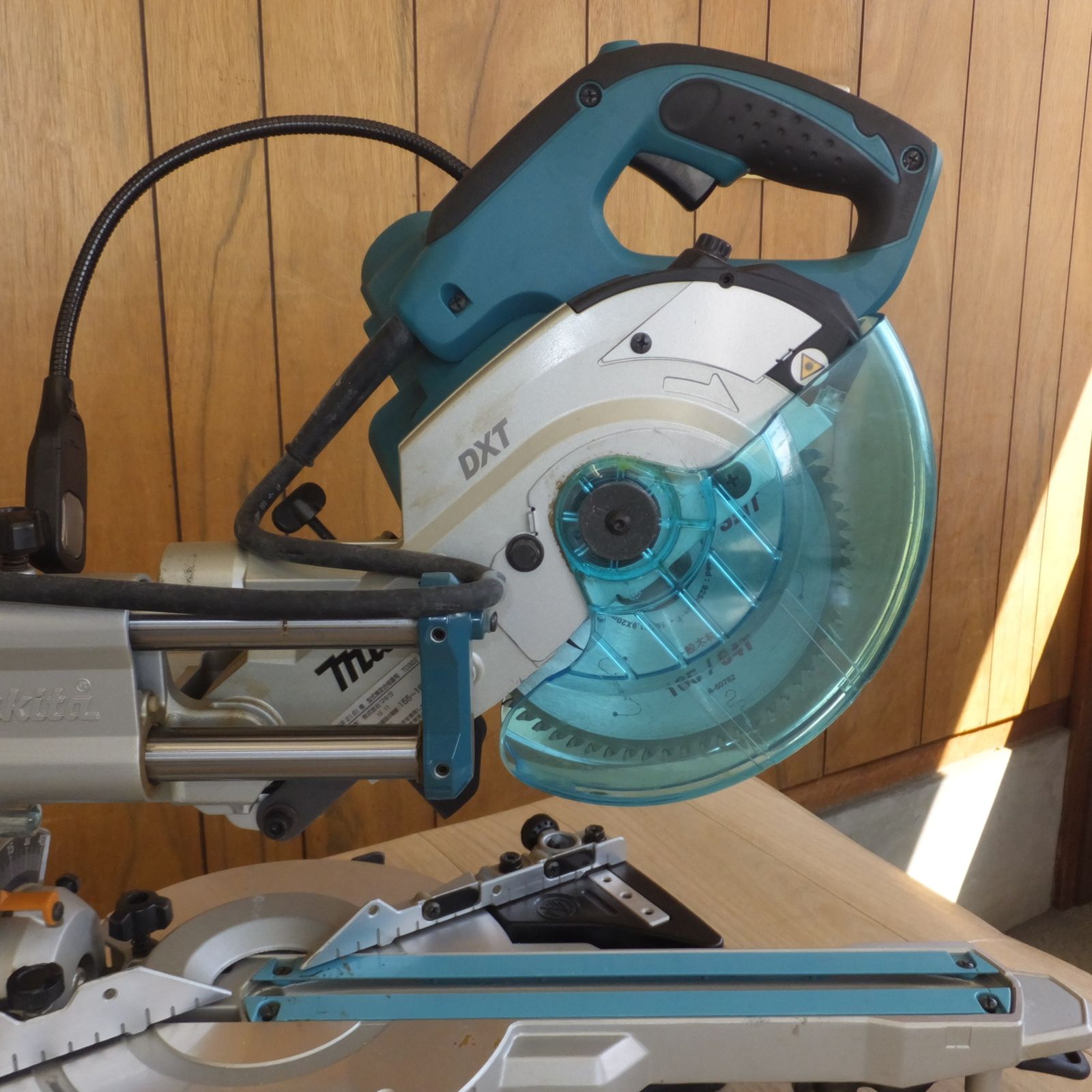 送料無料] ☆マキタ makita 165mm スライドマルノコ LS0612FL 100V 