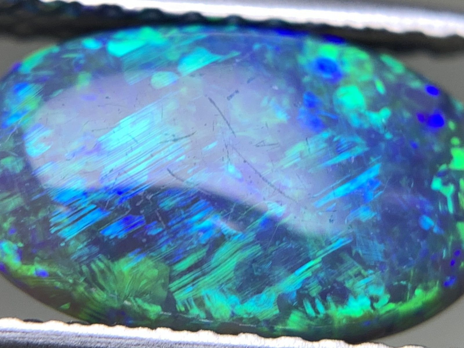 ブラックオパール 1.918ct 中央宝石ソーティング付き 11.4㎜×6.9