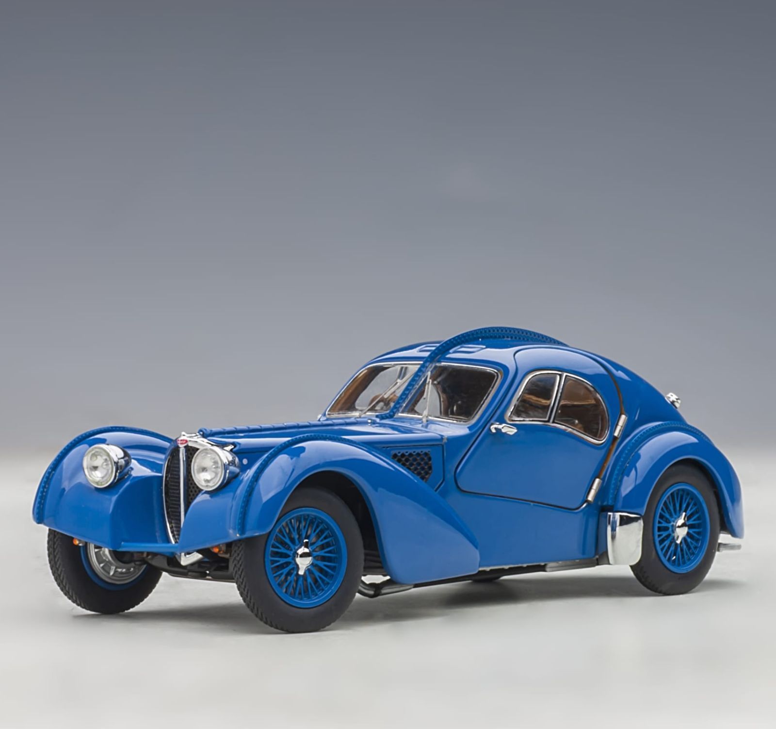 オートアート 1/ 43 ブガッティ タイプ57SC アトランティック 1938
