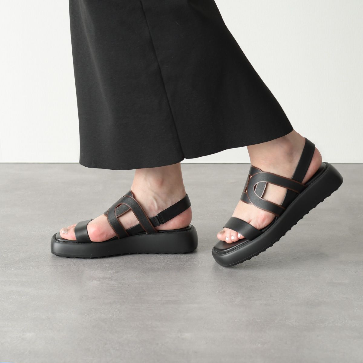 TOD'S トッズ サンダル カットアウトロゴサンダル TOD'S トッズ サンダル カットアウトロゴサンダル