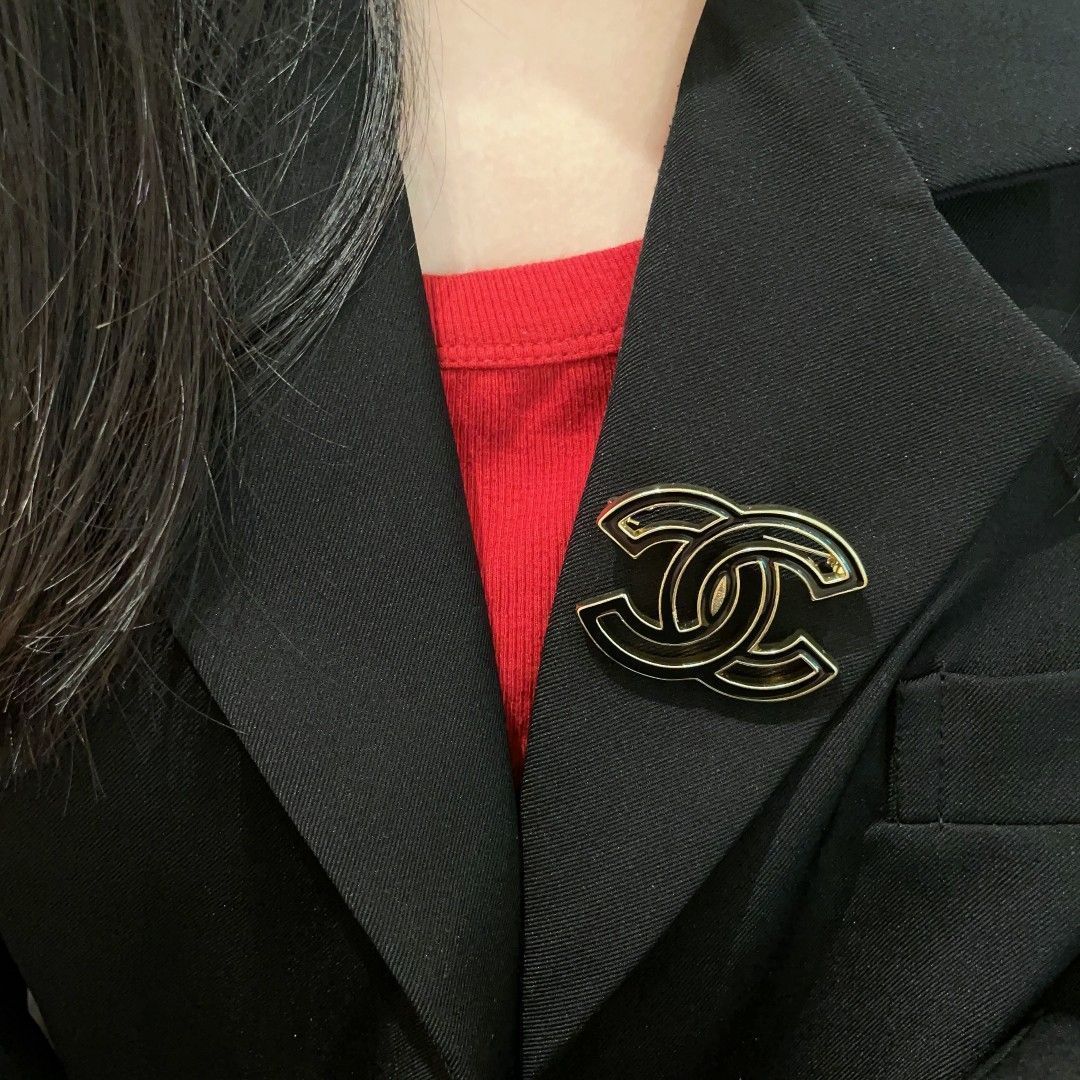 今日特価】CHANEL 最新モデル ブローチ レディース ファッション
