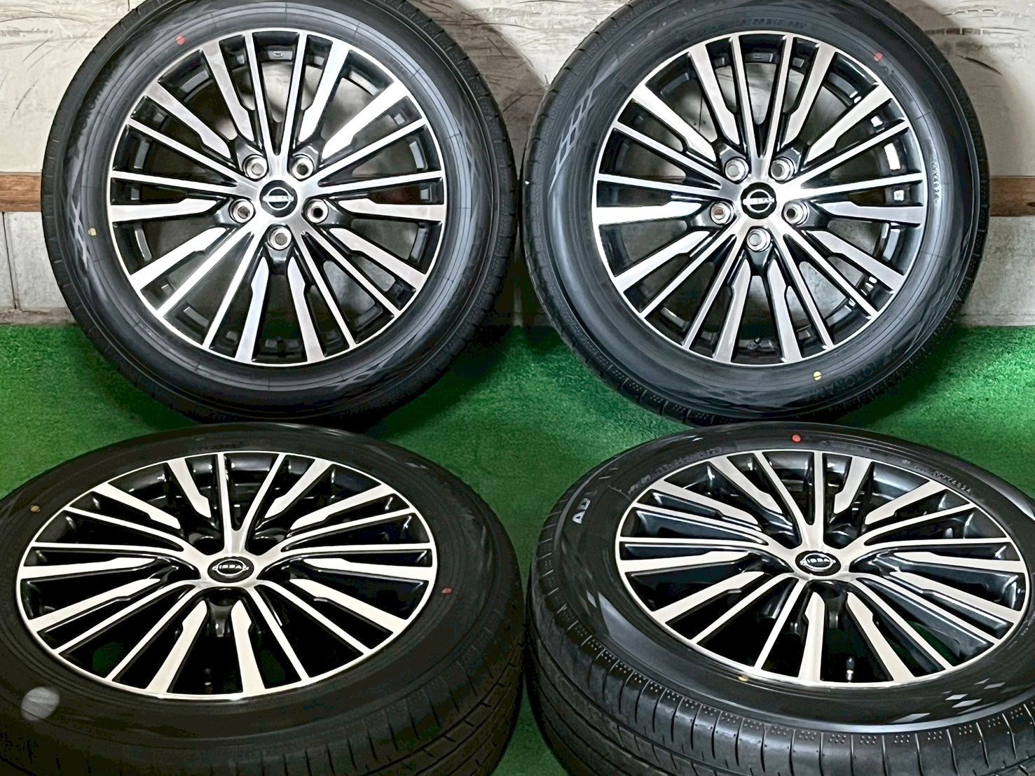新車外し ブラックエンブレム ニッサン E52 エルグランド 純正 18in 7.5J 55 PCD114.3 ヨコハマ アドバン V51 225|55R18
