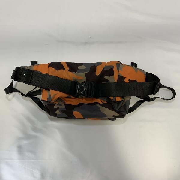 中古】DSQUARED2 カモフラボディバッグ ディースクエアード オレンジ