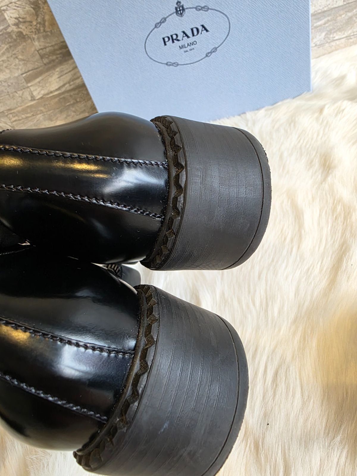 定価16万 PRADA プラダ チョコレート ブラッシュドレザー ローファー 1D246M 37 24㎝ レディース ブラック ロゴ プレート PAWNSHOPRiZ パウンショップリズ KIN-KAAI_COM