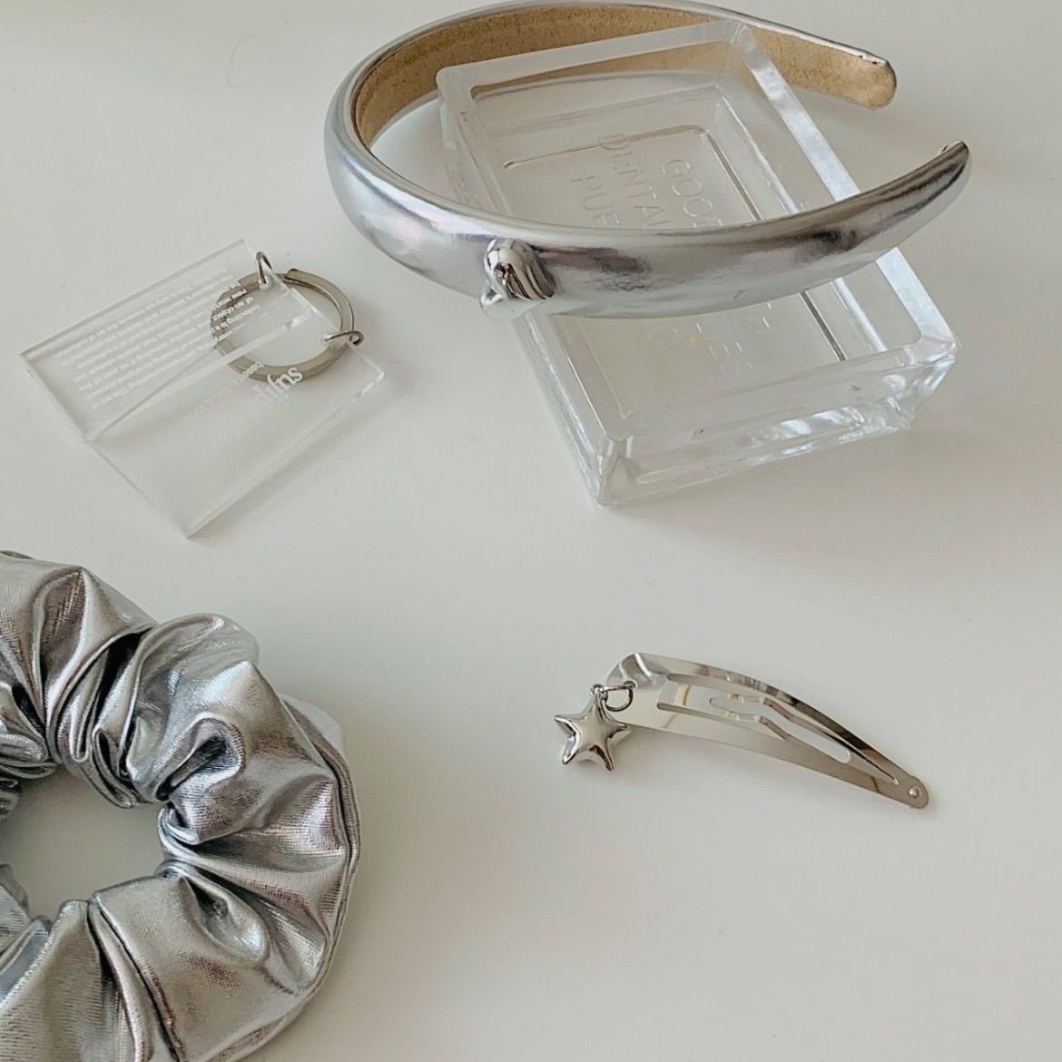 シルバーメタルハートヘッドバンド カチューシャ ヘアアクセサリー