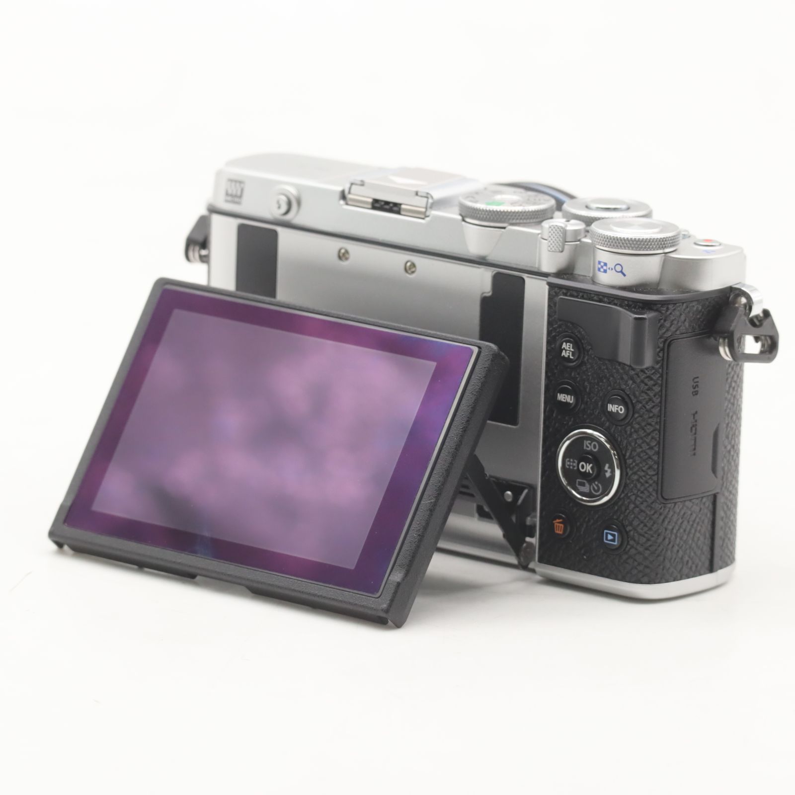 2025限定 BIGセール！ ショット数807回 OM SYSTEM|オリンパス PEN E-P7 EZダブルズームキット シルバー 4558