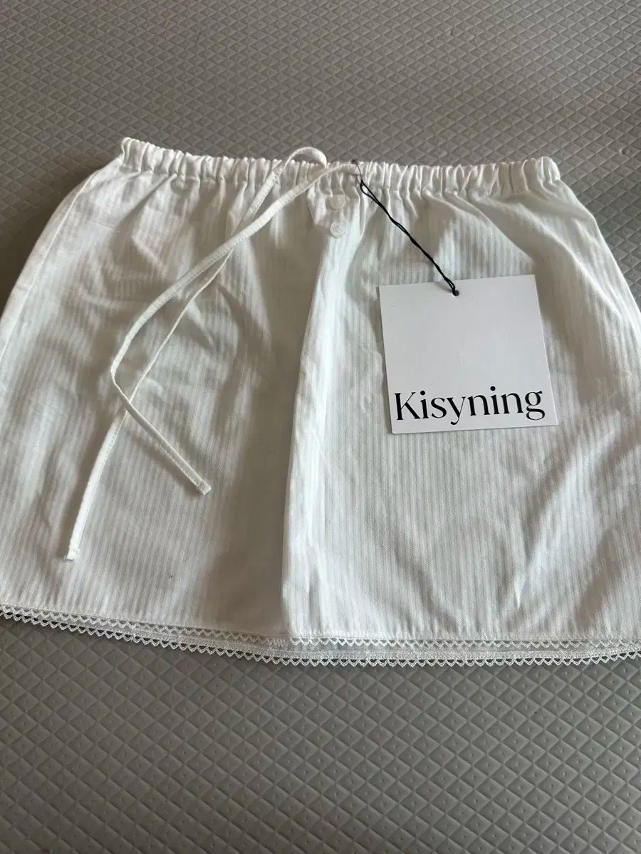 Kisyning Two