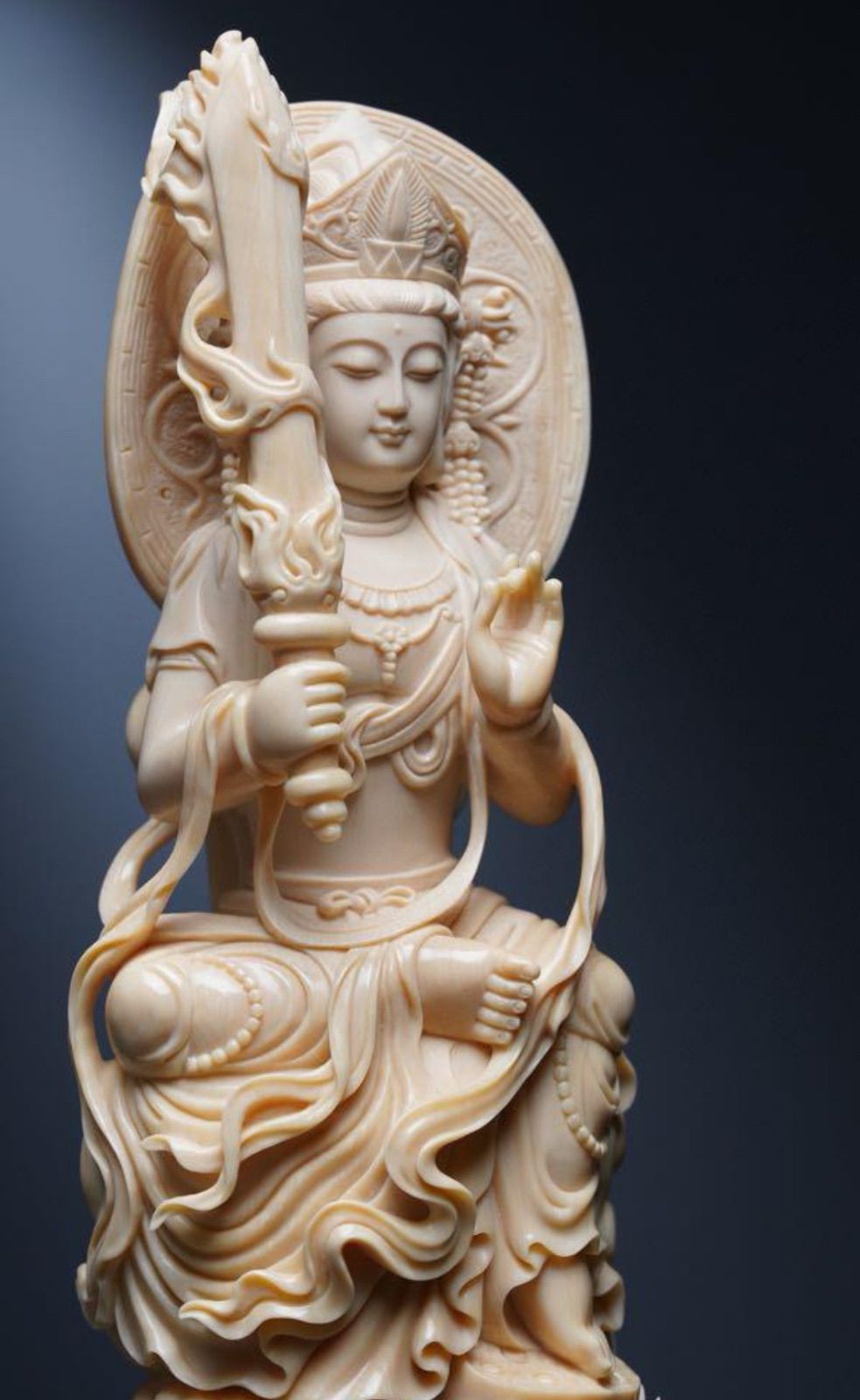 天然マンモス牙精巧な手作り彫刻文殊菩薩 置物