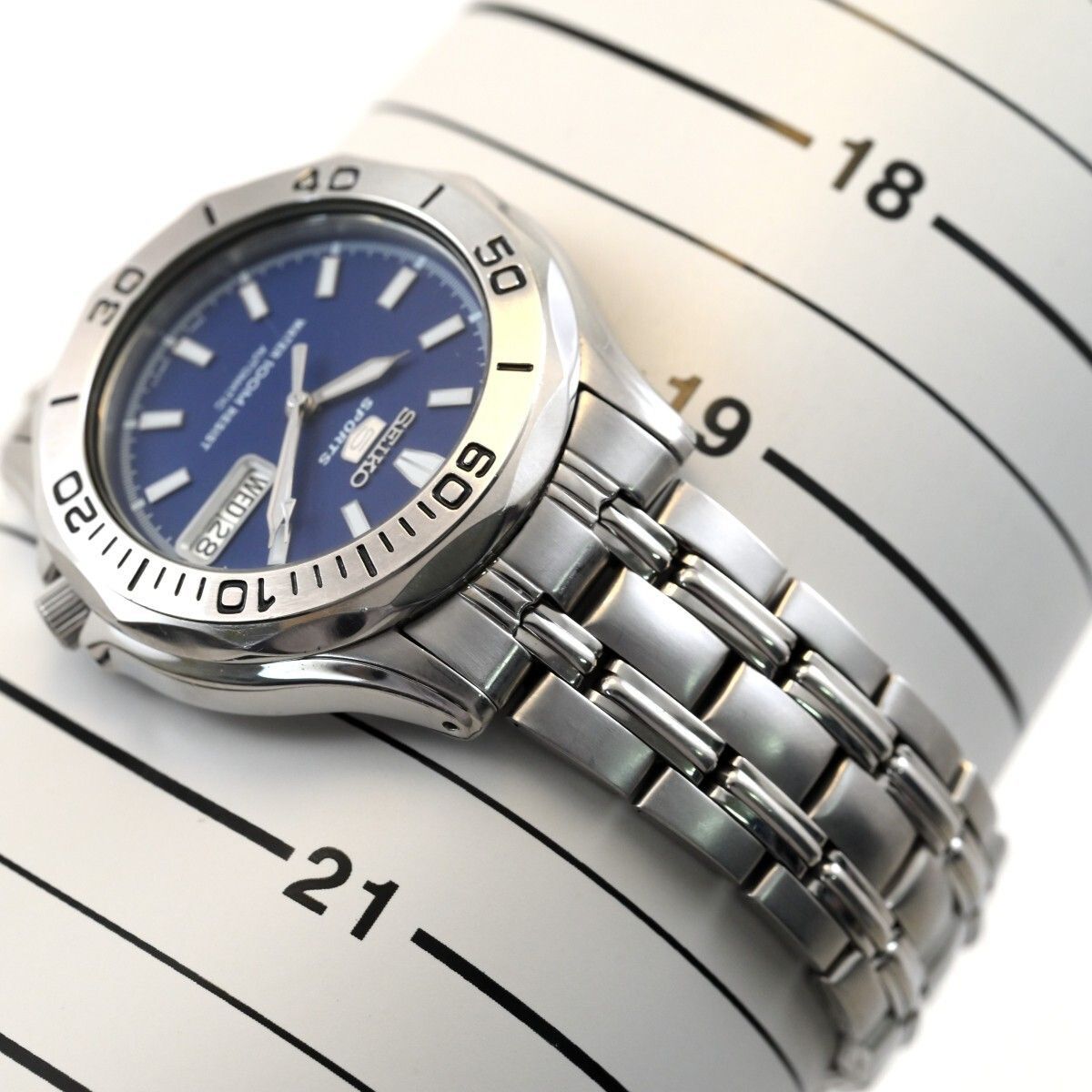 SEIKO 5 Sports セイコー 5 自動巻 Automatic ブルー文字盤 Day/Date 