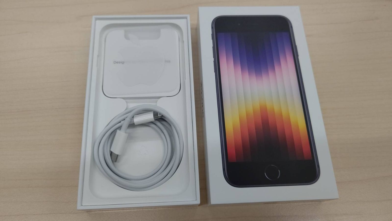 iPhone SE空箱(スマホはついておりません)