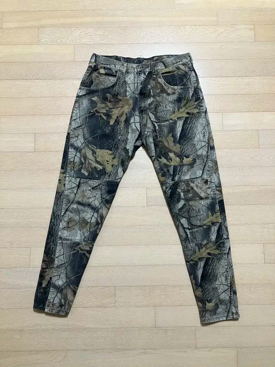 【早い者勝ち】ラングラー　ダブルニー　リアルツリーパンツ W34×L32】wrangler リアルツリーパンツ ダブルニー 切りっぱなし