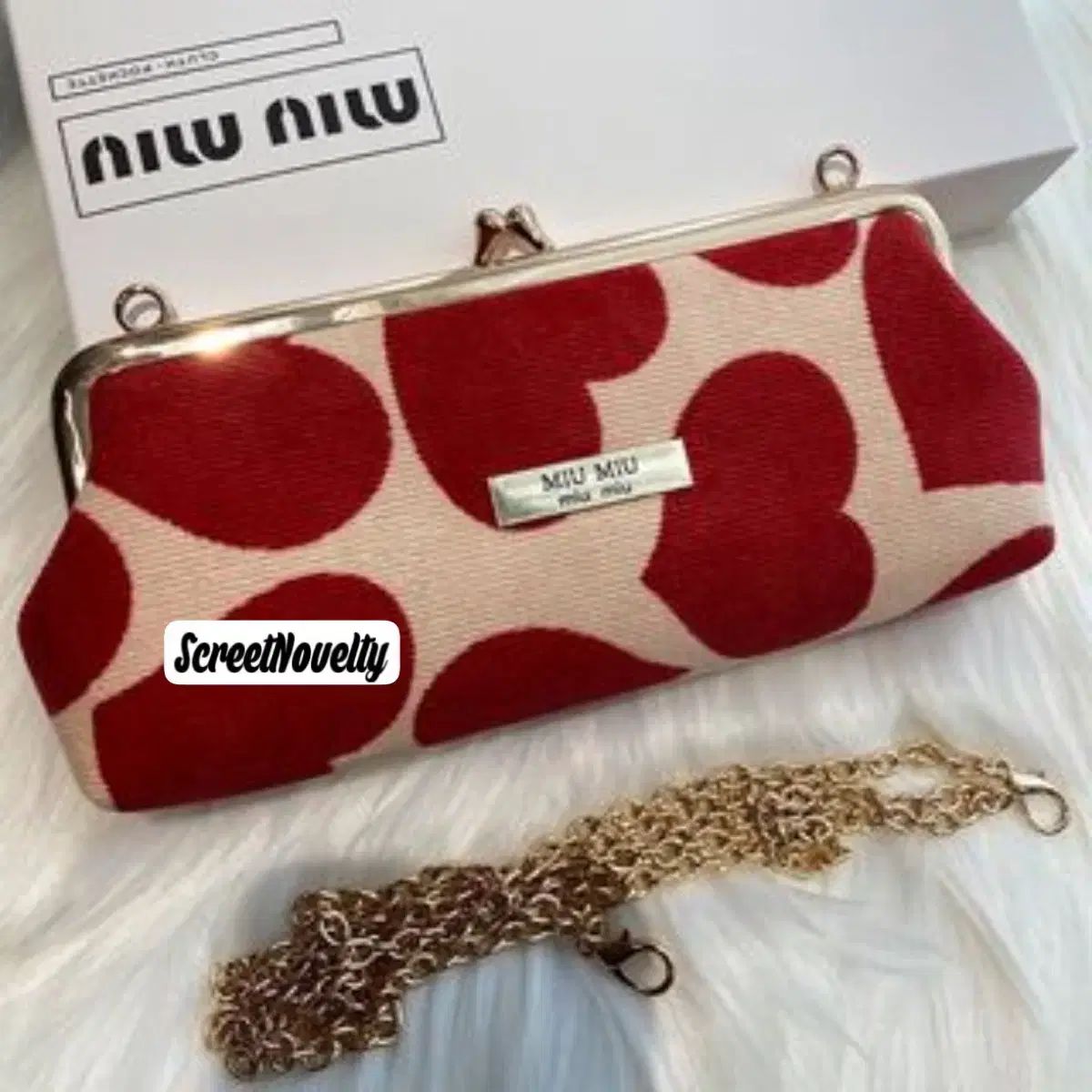 クラッチバック Miu Miu 落ち着いたピンク 買い物やデートに便利 MIU