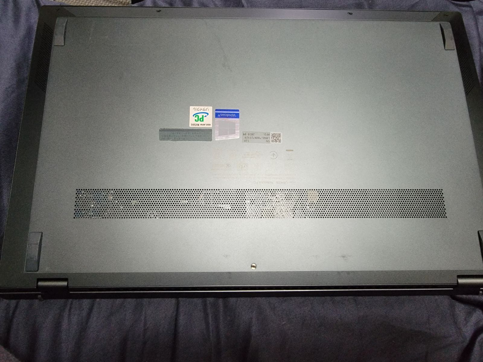 7のAsus 軽量ノートパソコン