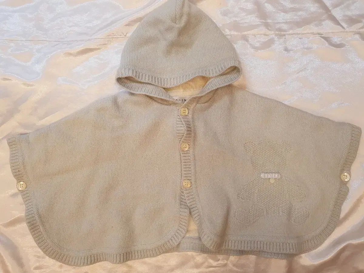 注文 Celine(セリーヌ) ベビー ウール ケープ 2 3 税金 CELINE