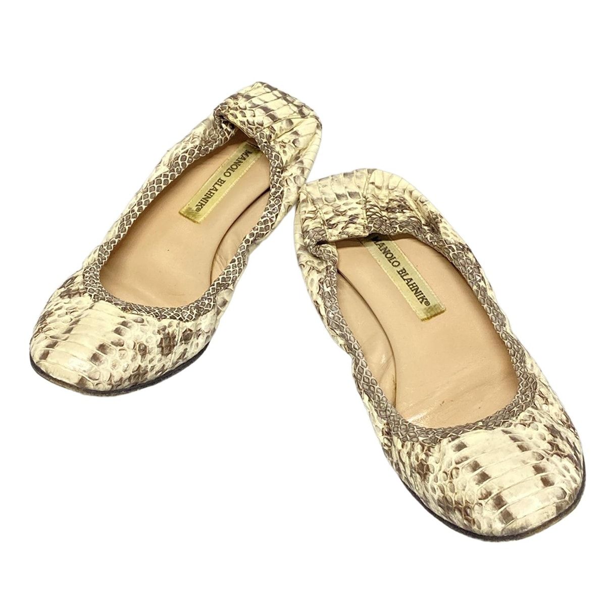 マノロブラニックフラットシューズ