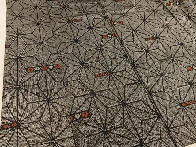平和屋着物●上質な紬　絞り　麻の葉文様　黒地　正絹　逸品　AABA4304ph 平和屋着物○上質な紬 絞り 麻の葉文様 黒地 正絹 逸品 AABA4304ph