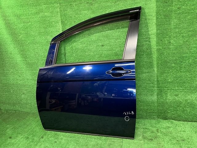 アイシス ANM15W 左フロントドア プラタナ 4WD アサヒ M2H3 67002  
