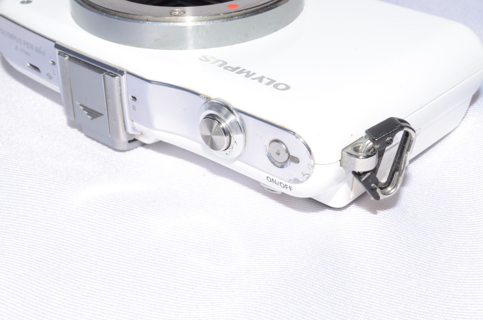 【美品】OLYMPUS PEN E-PM1 ホワイト Amazon | OLYMPUS ミラーレス一眼 PEN mini E-PM1 ボディ