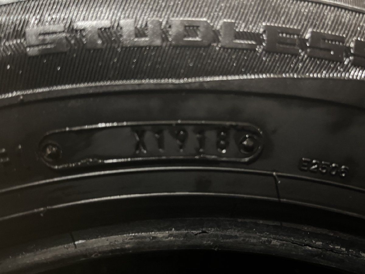 DUNLOP WINTER MAXX WM01 215/60R16 16インチ スタッドレス 4本 バリ溝 エスティマ マークX ヴェゼル等  (VTG765) - メルカリ