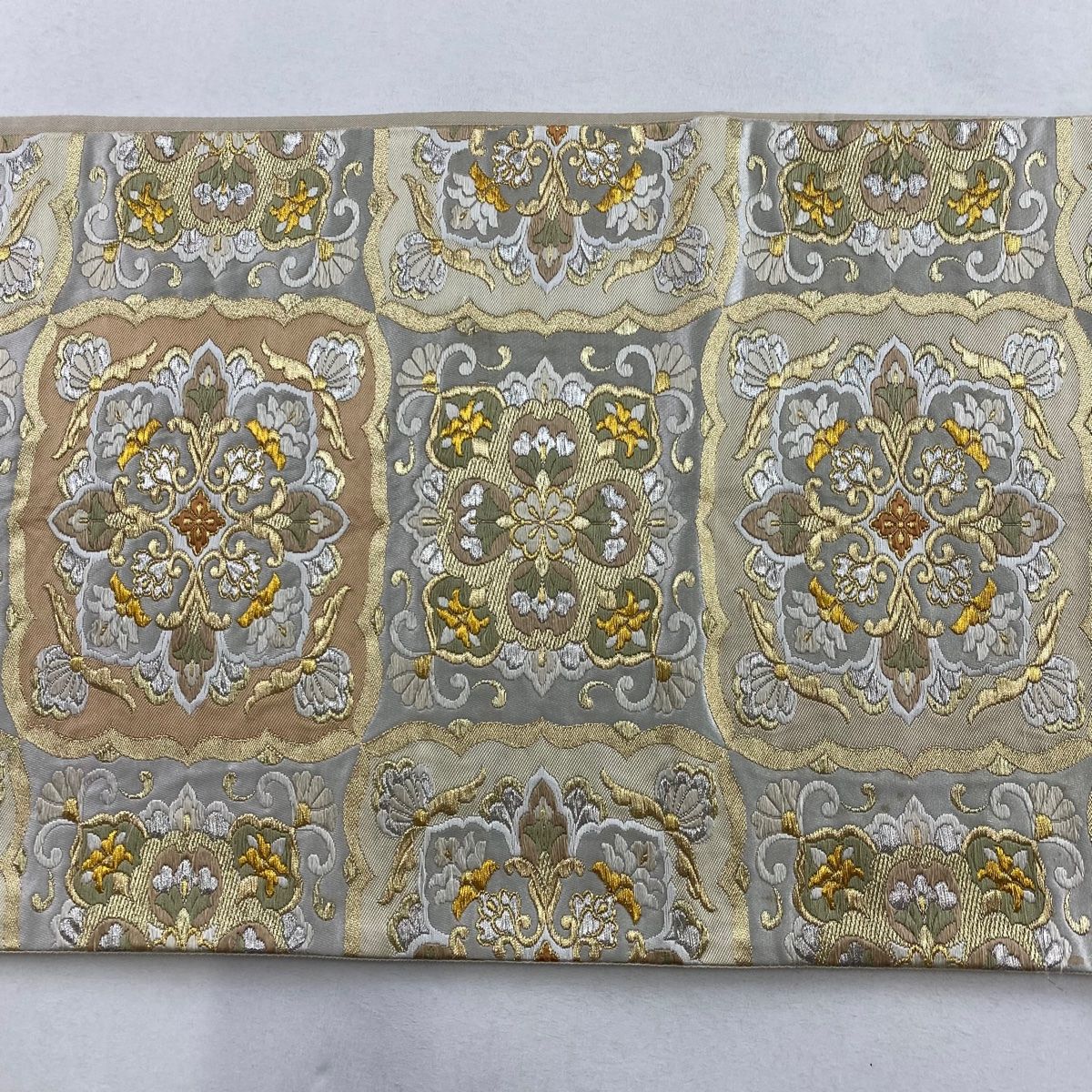袋帯 秀品 華文 金銀糸 刺繍 金色 六通 正絹 【中古】 - メルカリ