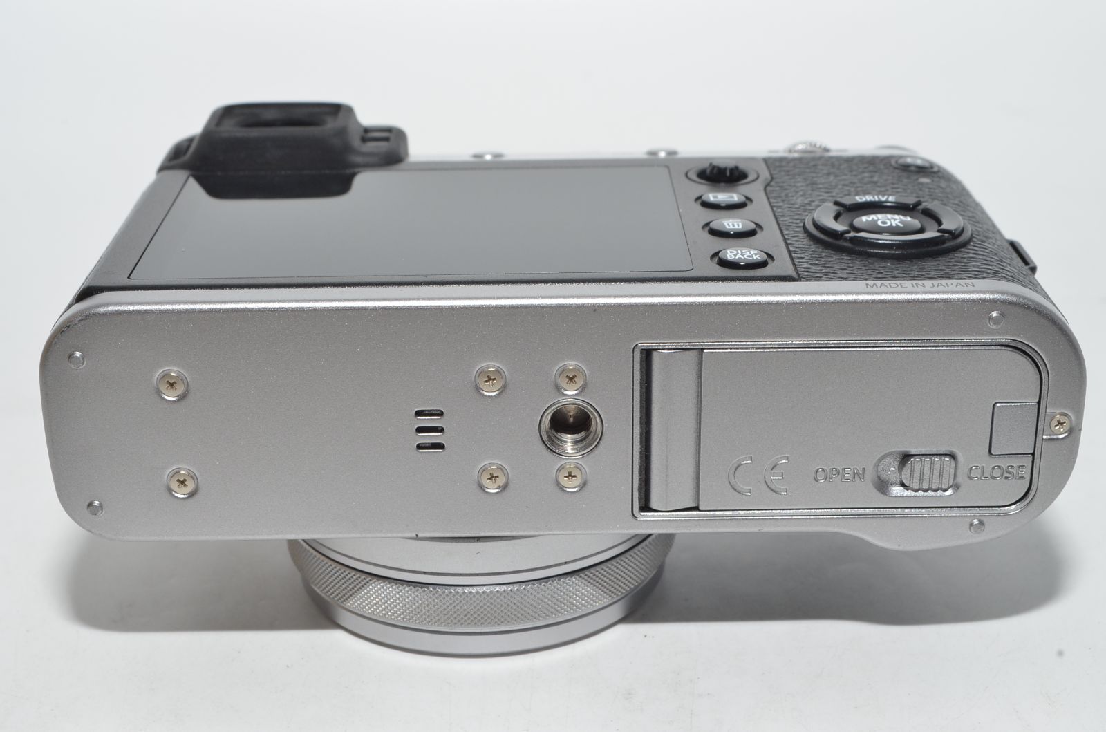 【完動美品】Fujifilm X100F シルバー コンパクトデジタルカメラ 富士フイルム FUJIFILM X100F [シルバー] 価格比較 - 価格.com