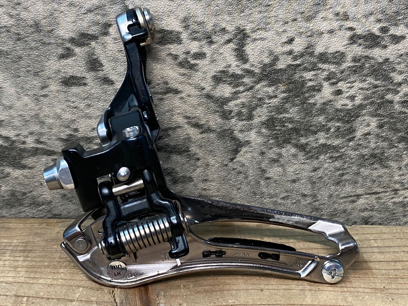 シマノ デュラエース フロントディレイラー新品未使用 シマノ SHIMANO DURA-ACE デュラエース FD-R9250 直付 フロント