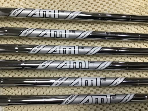 Titleist CB 620 AMT TOUR WHITE S200 Golf Iron Set Titleist 620 CB