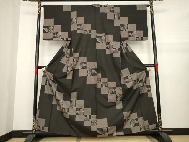 平和屋着物 本場大島紬 カタス9マルキ 市松舞蝶文 正絹 AABA7955ck