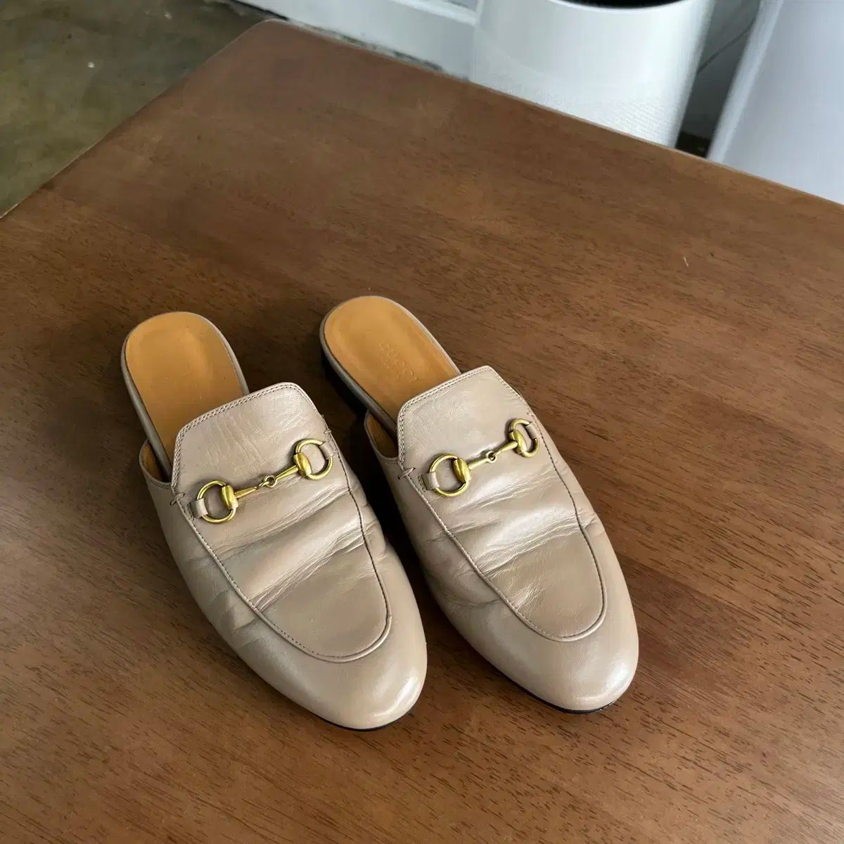 専用です。【美品】グッチミュール　37 GUCCI(グッチ) ホースビット ミュール 37 5 - メルカリ