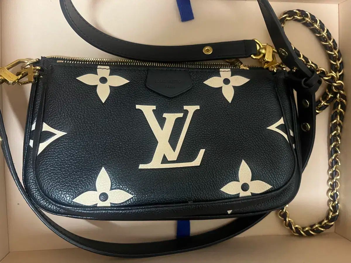 Louis Vuitton マルチ ポシェット アクセソワール バイ