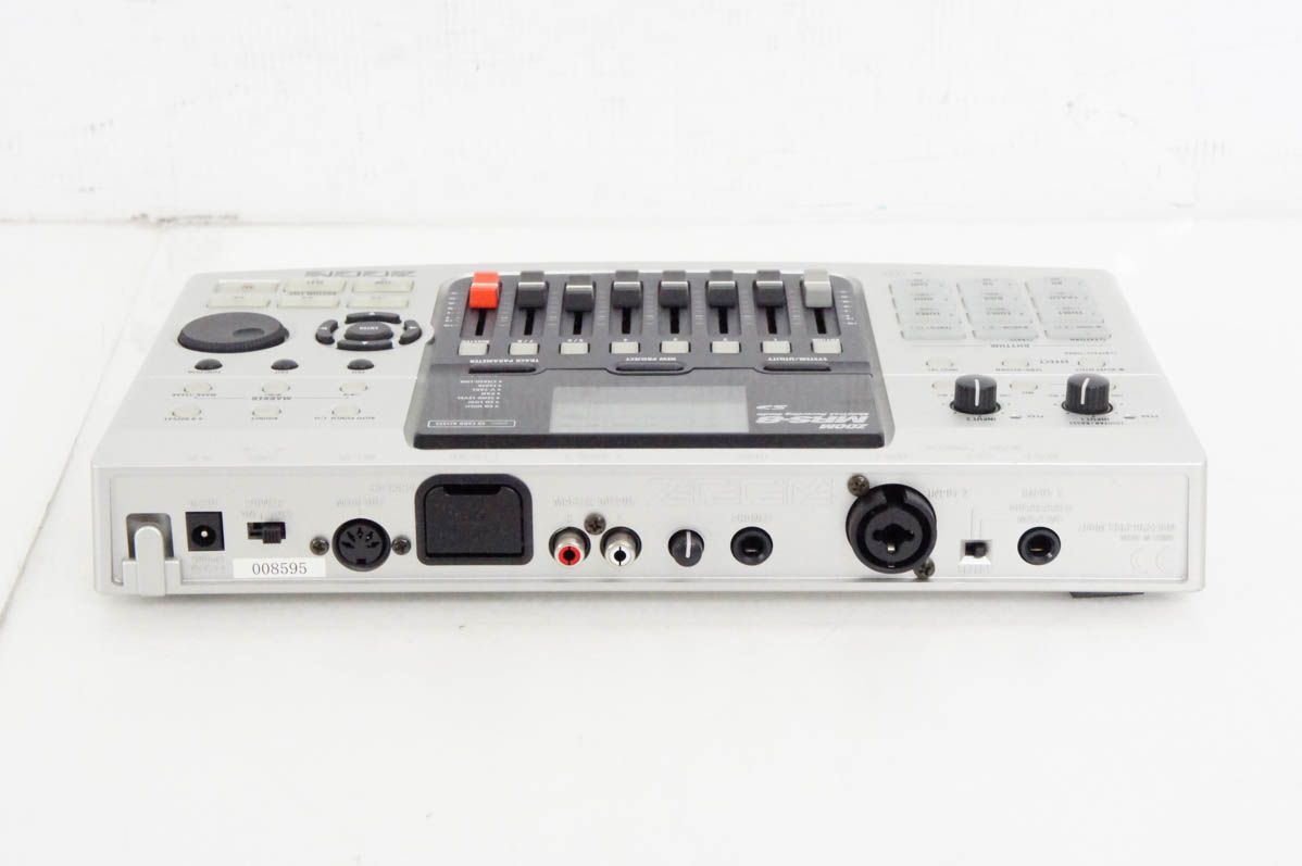 MRS-802 ZOOM マルチトラックレコーディングスタジオ バック付き