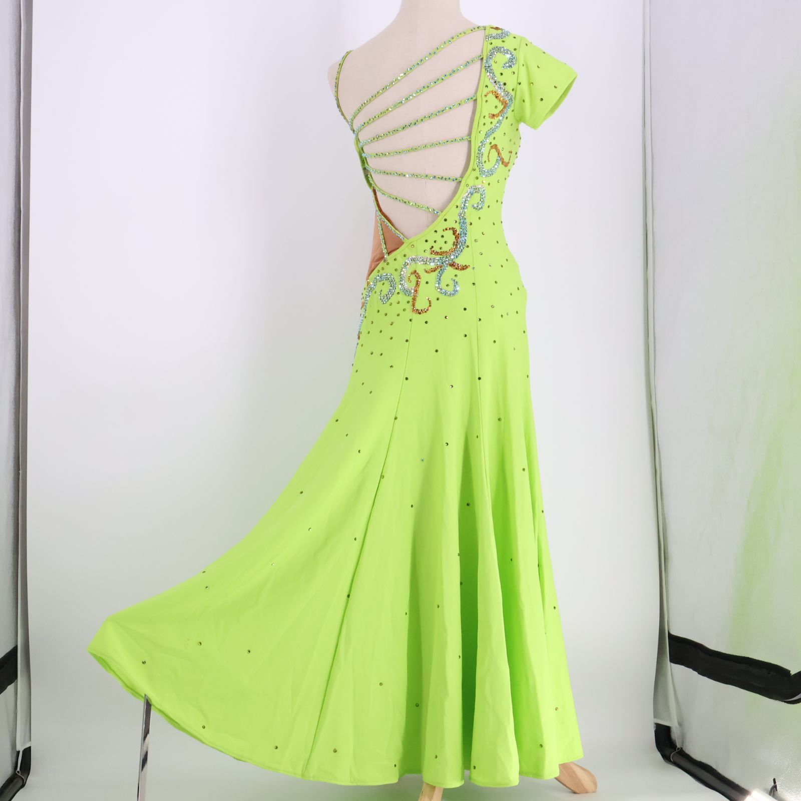 【美品 社交ダンス衣装】グリーン ラテン ドレス ワンピース 黄緑 蛍光 長袖 美品 社交ダンス衣装】グリーン ワンピース ドレス 蛍光