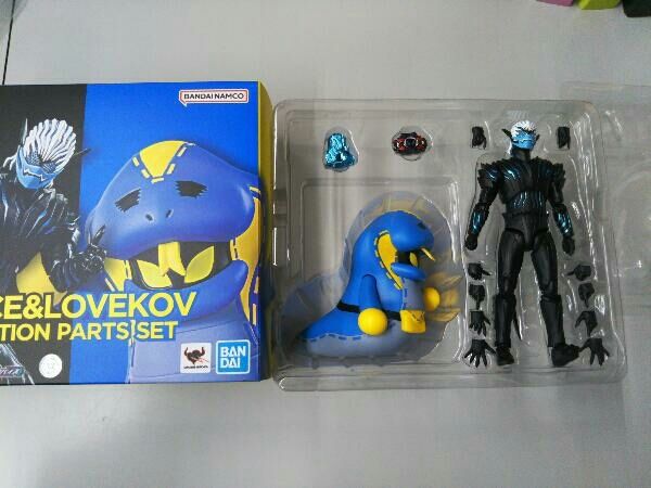 現状品 S.H.Figuarts バイスu0026ラブコフu0026オプションパーツセット 魂ウェブ商店限定 仮面ライダーリバイス/S.H.Figuarts(フィギュアーツ)