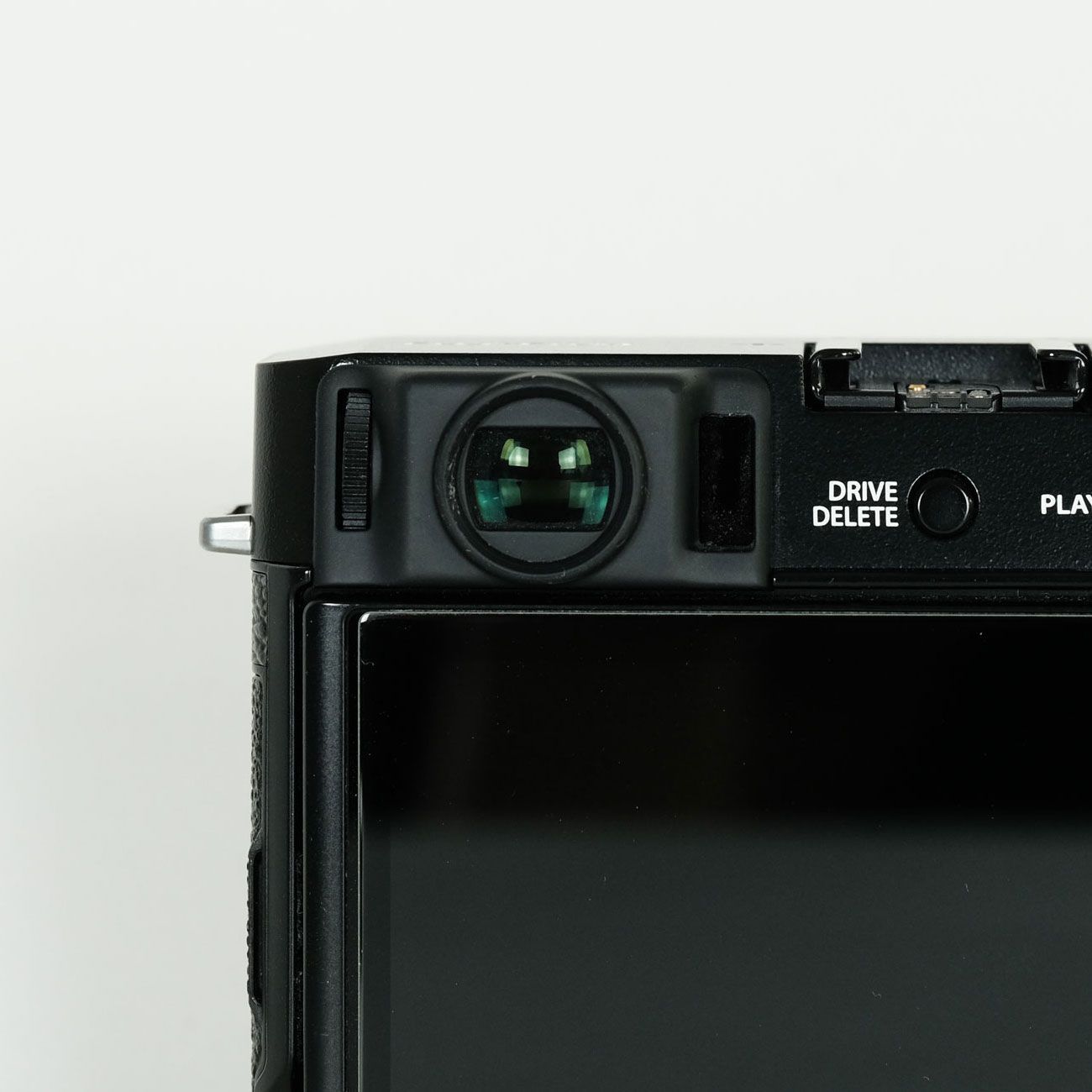 美品FUJIFILM X-E4 【シャッター800回未満】サムレスト付き 美品FUJIFILM X-E4 【シャッター800回未満】サムレスト付き