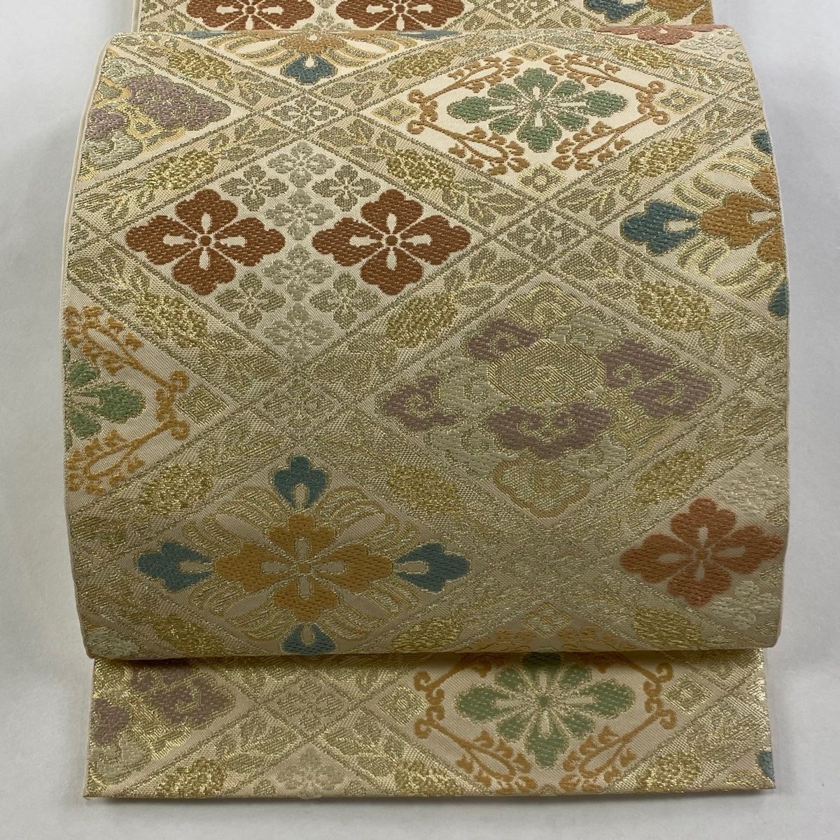 袋帯 菱形に美しい花柄模様 金銀糸 千歳茶色 O-3818 袋帯 菱形に美しい花柄模様 金銀糸 千歳茶色 O-3818の通販 by リユース