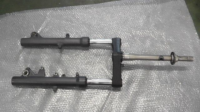 フォルツァZ MF10-1006xxx の フロントフォーク 1759288021