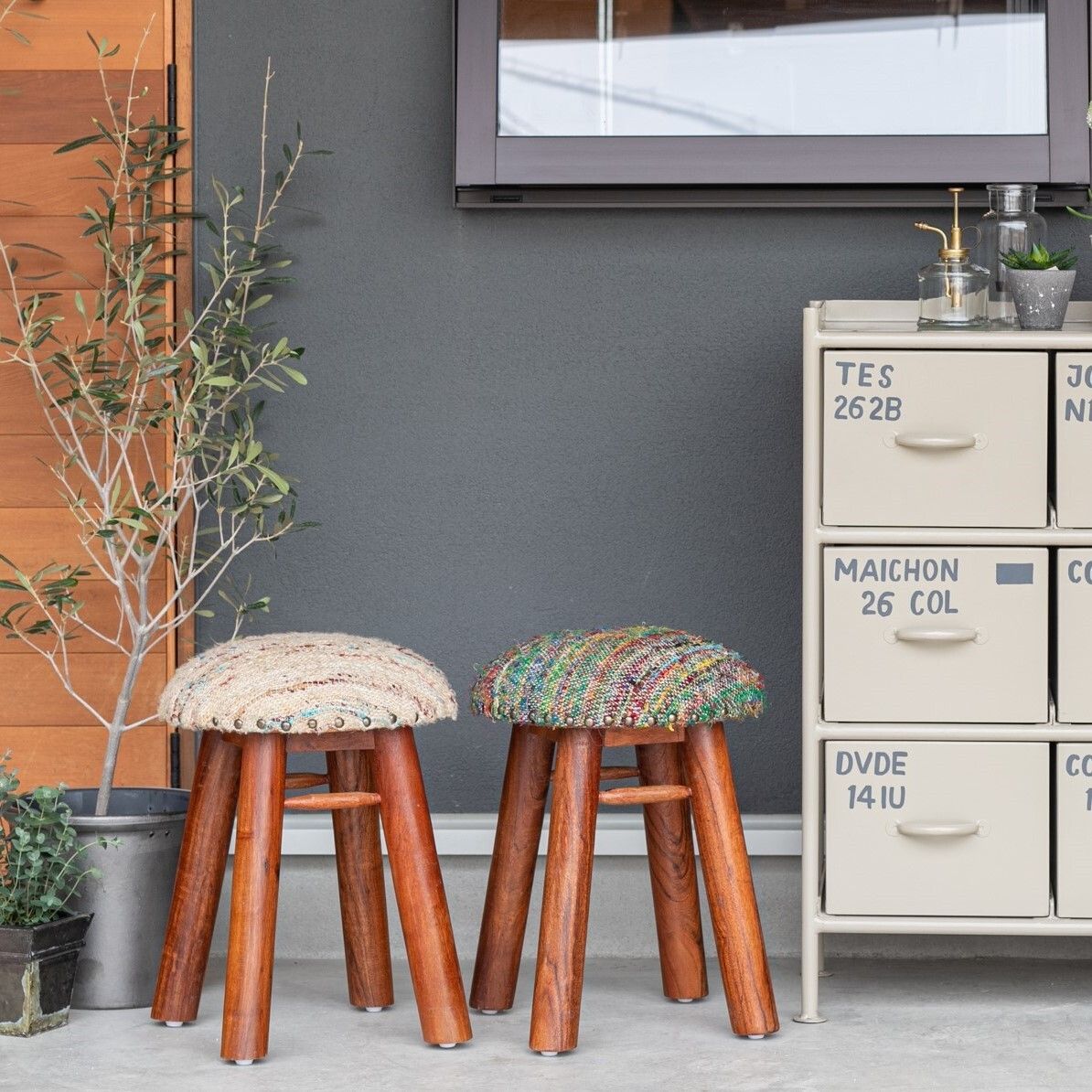 スツール おしゃれ 丸椅子 椅子 ファブリック コンパクト 木脚 アジアン アルメニア ienowa イエノワ