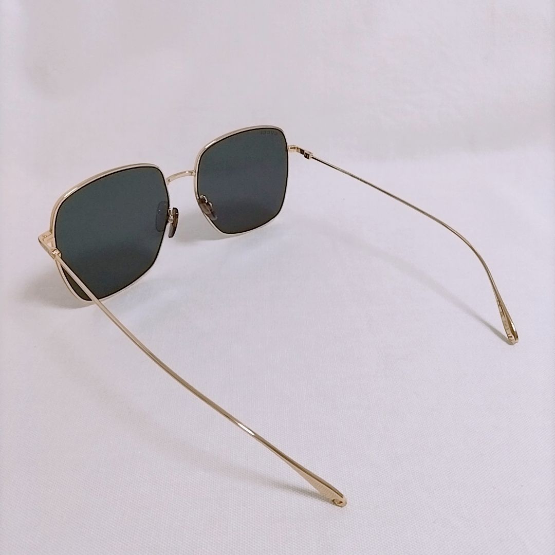 【送料,関税込】GUCCI サングラス GG1031S チャーム付き 新品未使用】GUCCI サングラス チャーム付き GG1031S グッチ