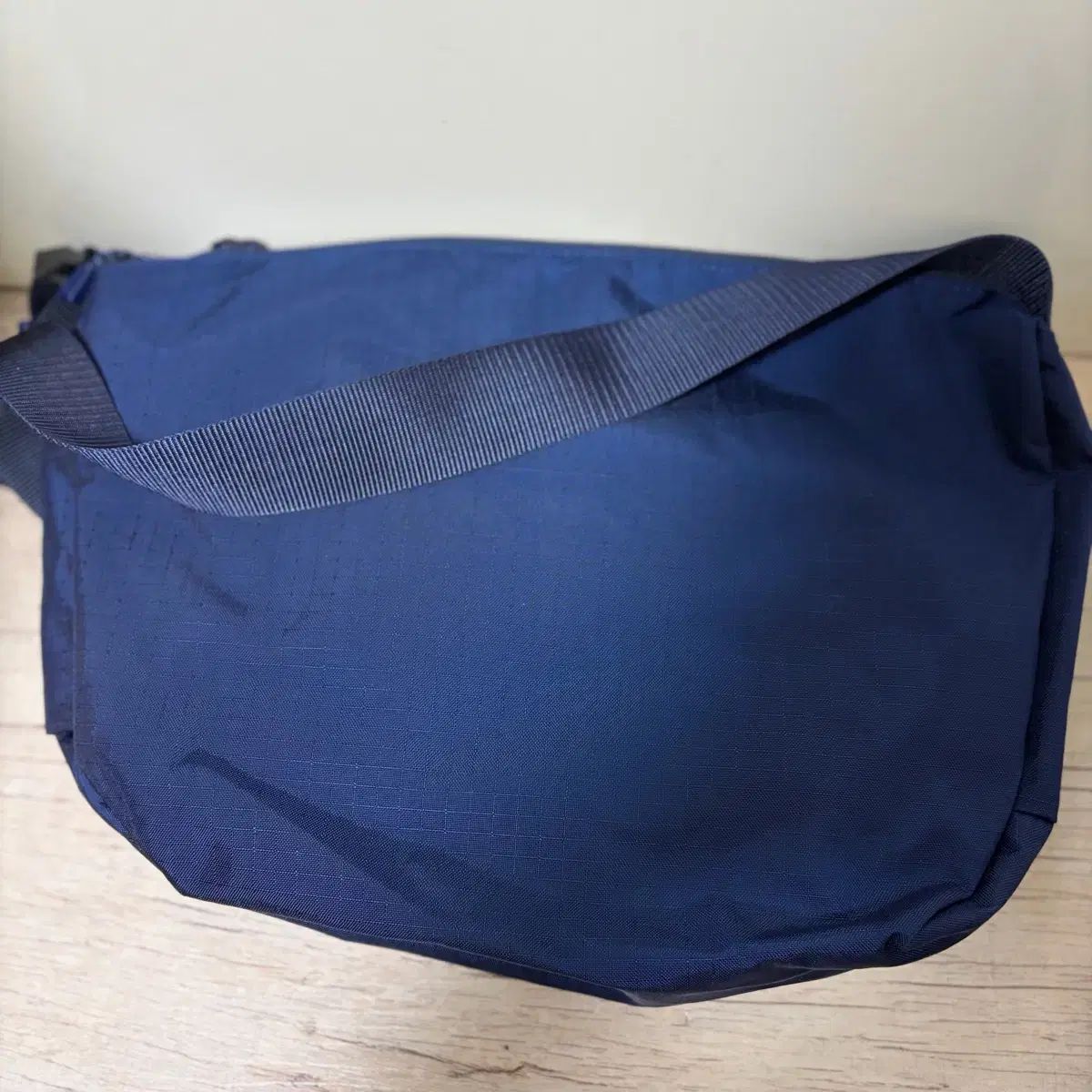 【史上最も激安】 モンベル バッグ クロスバッグ ネイビー 期間限定割引40%！