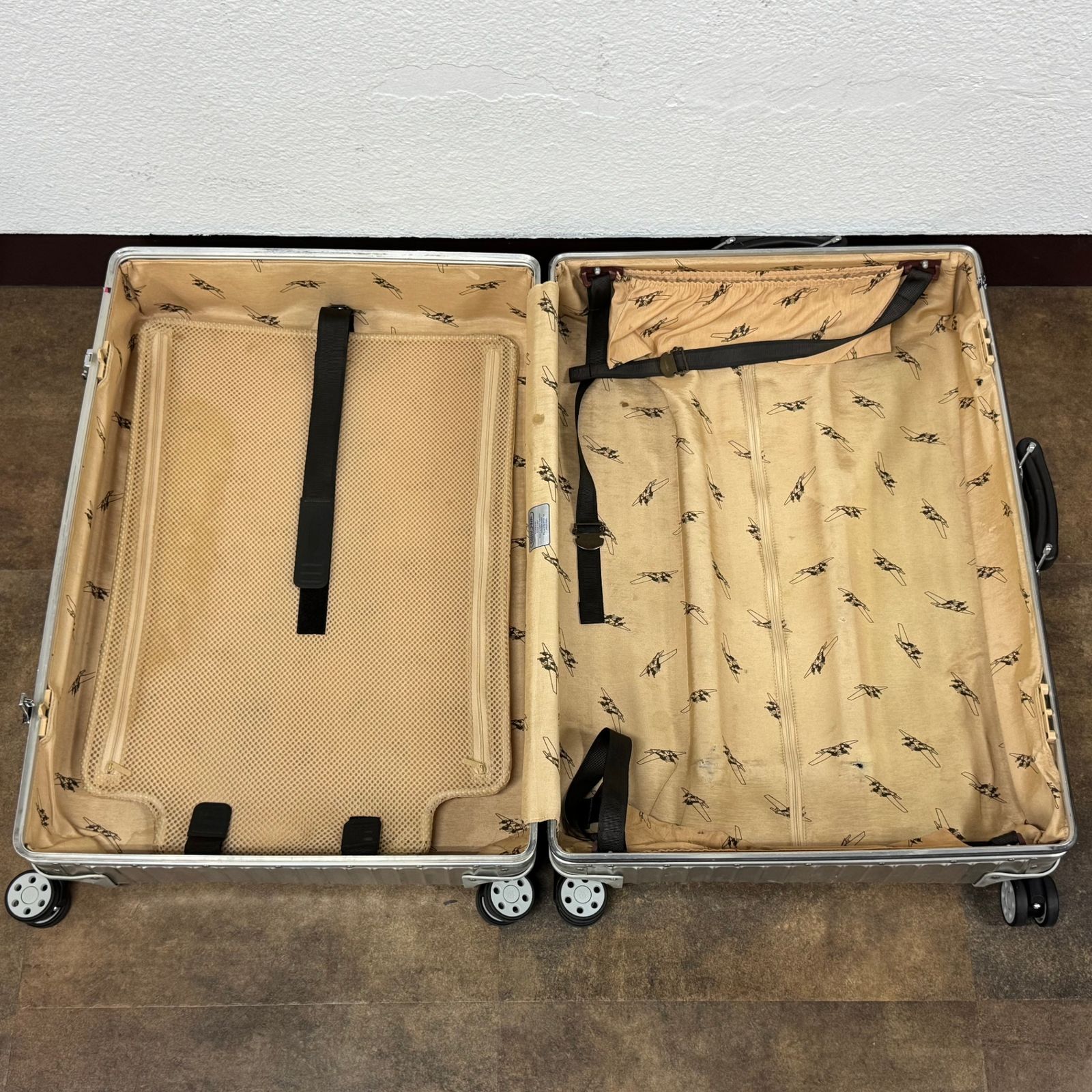 リモワ クラシック チェックインM サイズ 縦68cm横47cm幅26cm C4715 DECORATOM_COM_BR