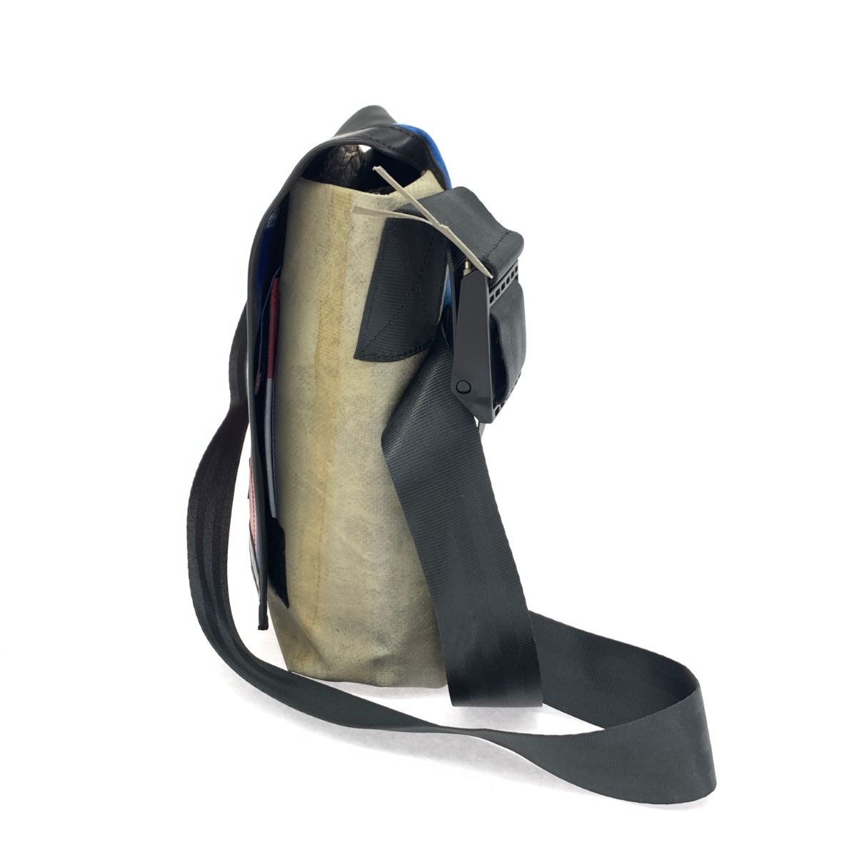 F712 DRAGNET F-CUT FREITAG