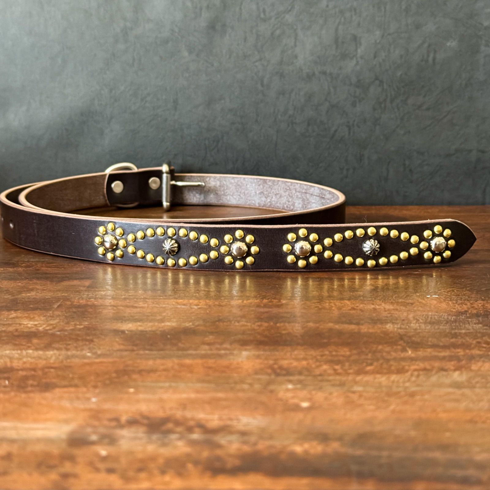 スタッズナローベルトクラウンUKチョコ23mm