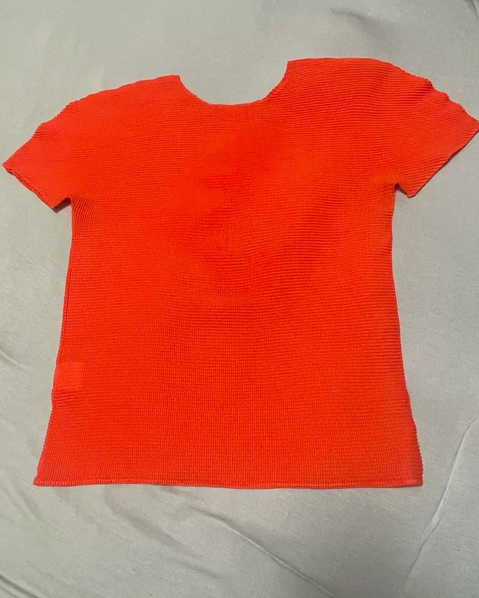 迅速発送 me ISSEY MIYAKE イッセイミヤケ 半袖トップス オレンジ