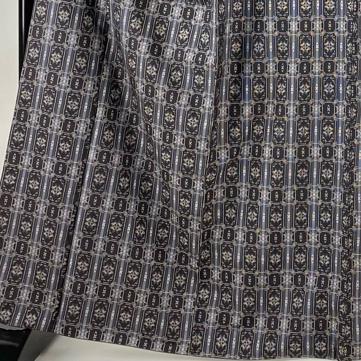 大島紬 身丈165.5cm 裄丈66.5cm M 袷 純泥染 証紙あり 建物 人物 茶色 正絹 美品 名品 中古 大島紬 身丈165.5cm 裄丈66.5cm M 袷 純泥染 証紙あり 花