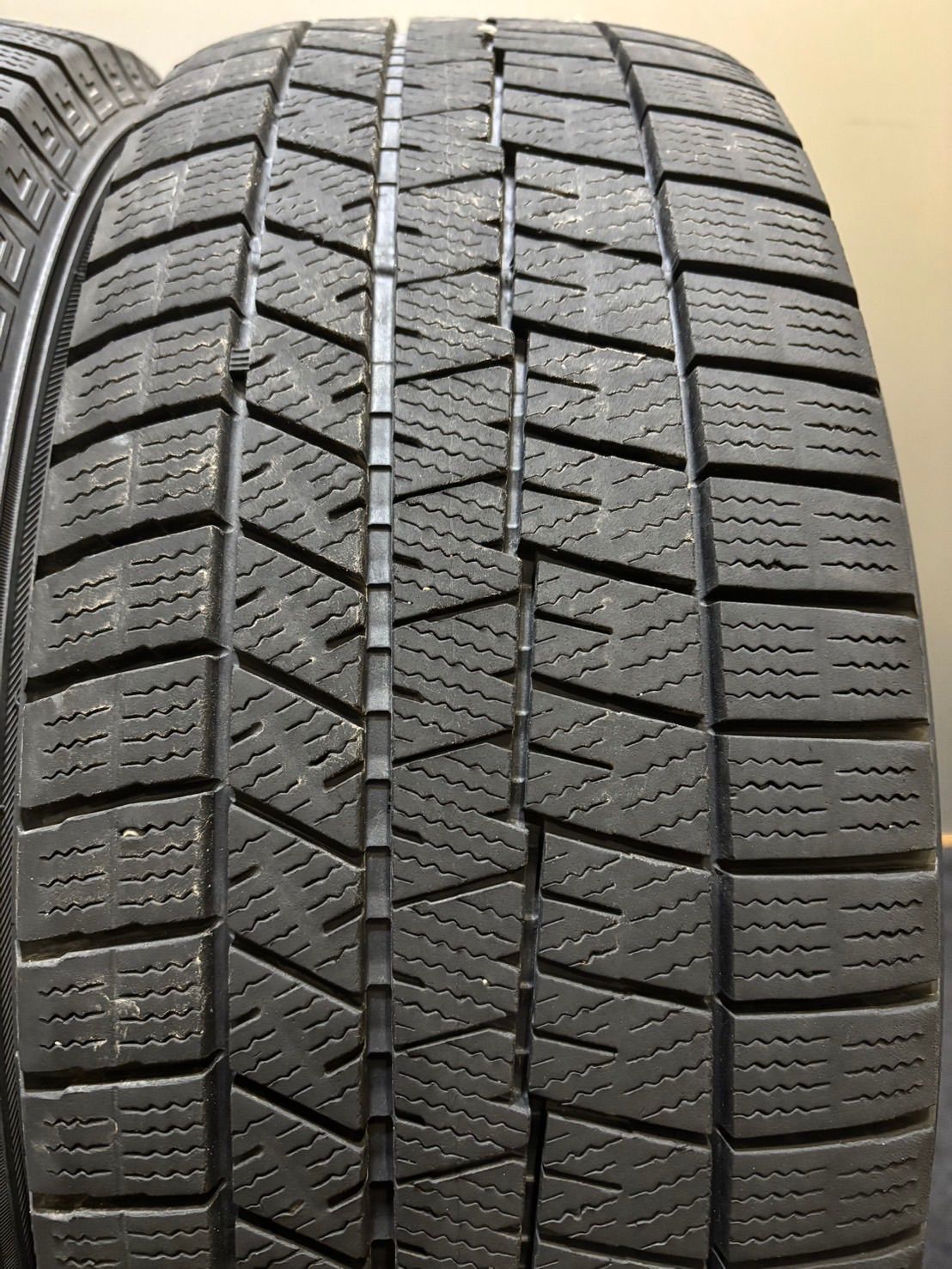 送料込み 215/60R16スタッドレスタイヤ WM03 2022年製 クラウン 送料込み 215/60R16スタッドレスタイヤ WM03 2022年製 クラウン 215