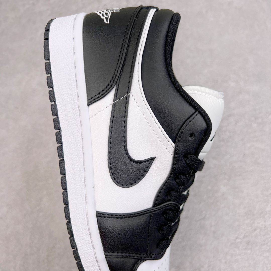 DC0774-101 NIKE